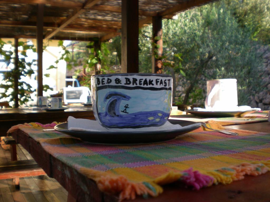 Buenavistasurfmed Bed & Breakfast Итри Екстериор снимка