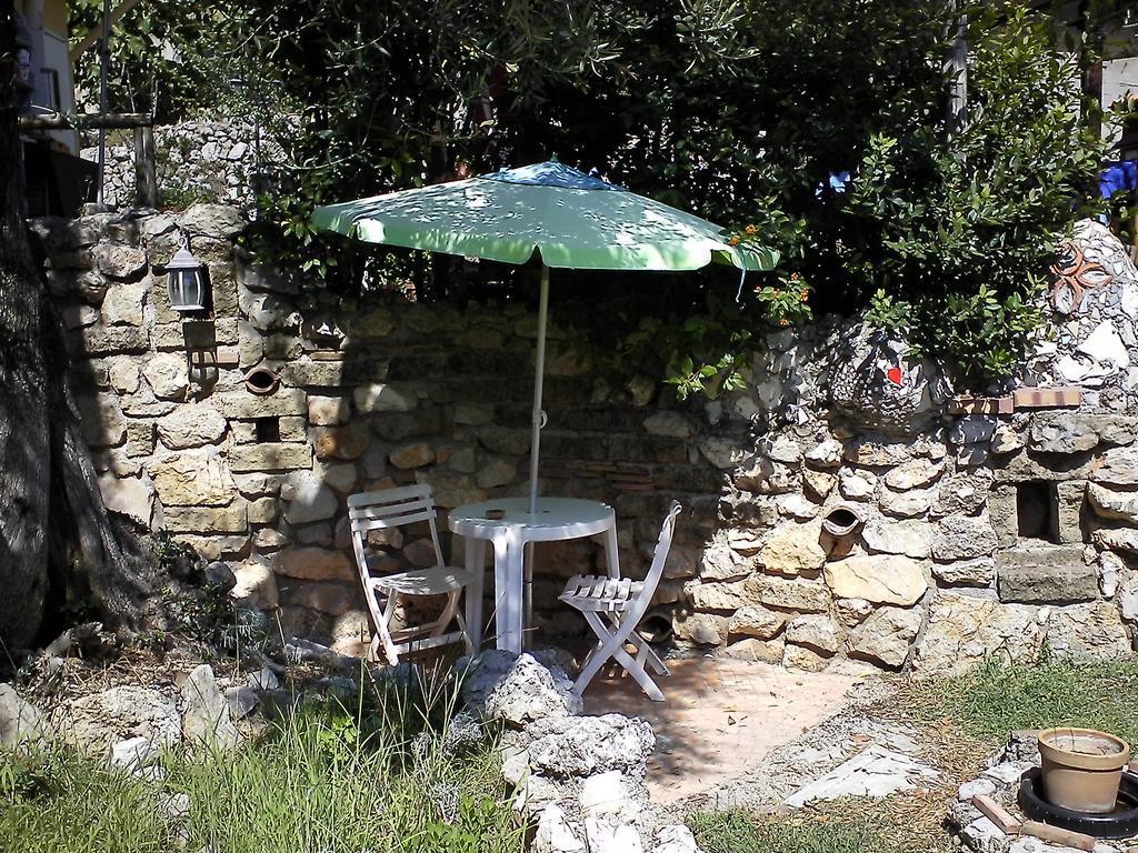 Buenavistasurfmed Bed & Breakfast Итри Екстериор снимка